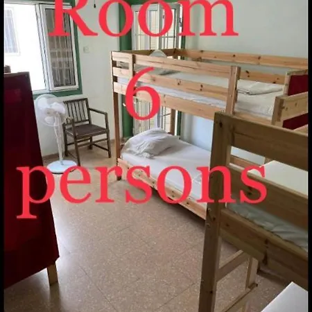 Hostel Past Or Tail