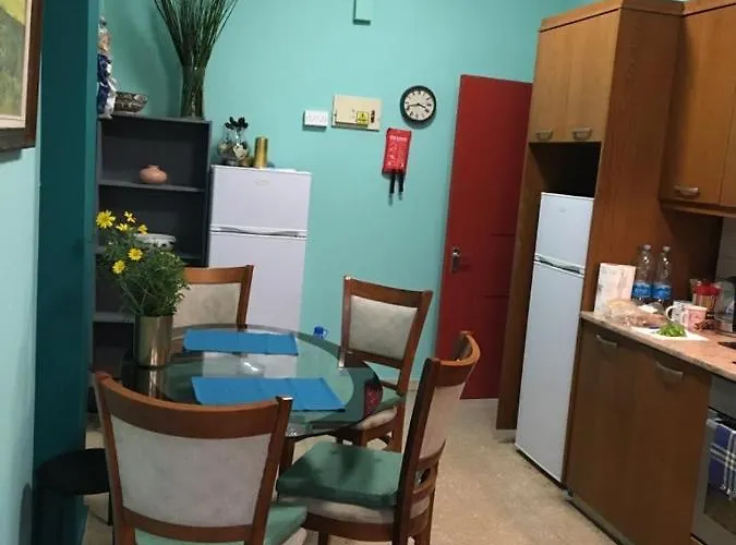 Hostel Past Or Tail Larnaca