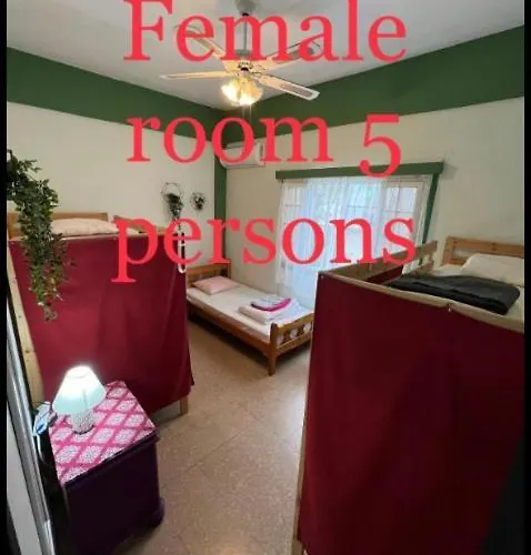 Hostal Past Or Tail Lárnaca